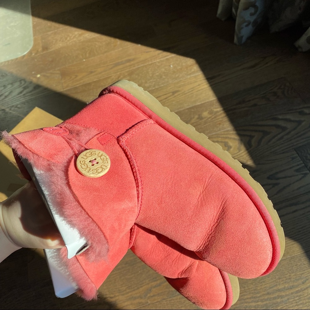 UGG pink boots with fur insole and wooden button size 7 - Picture 7 of 16